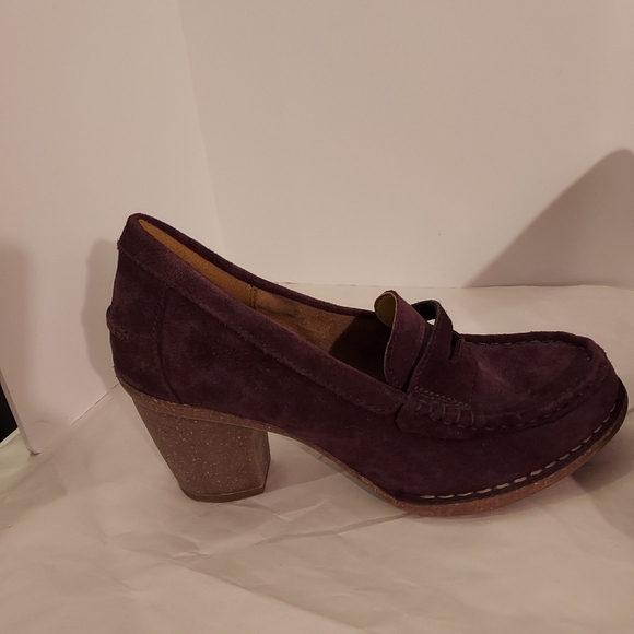 Unstructured by Clarks Carleta Belle Purple Suede Heeled Loafers in Size 8 M - Picture 4 of 11